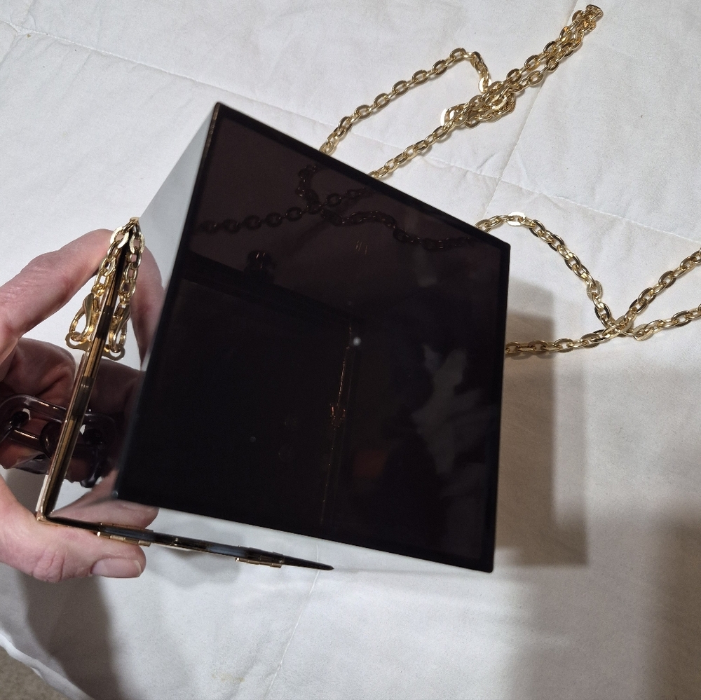 Acrylic Box Purse - Picture 7 of 8